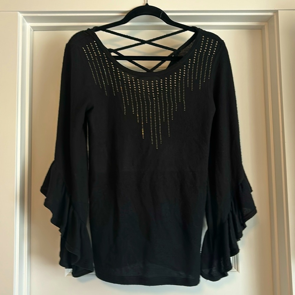 Cute sweater size medium